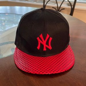 New York Yankees flat rim hat